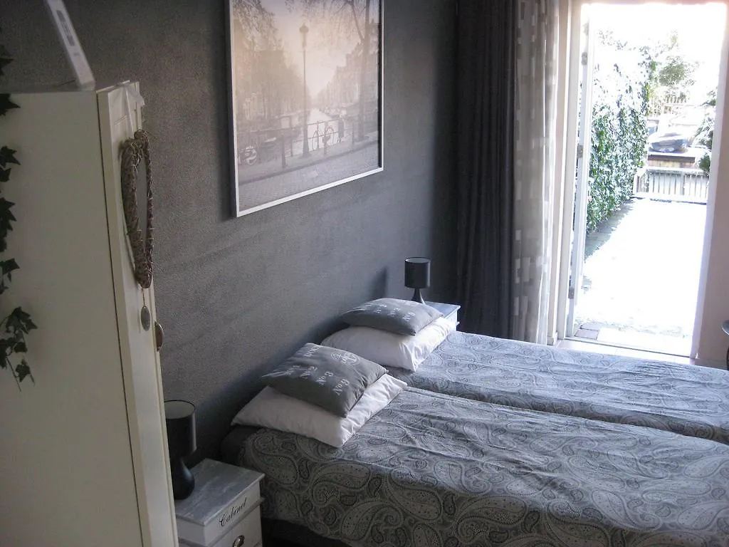 Bed & Breakfast Quarenta Studio Bed and Breakfast Amsterdam